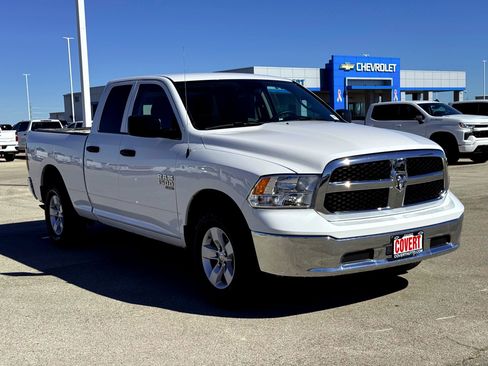 Used 2024 RAM 1500 Classic SLT image 4