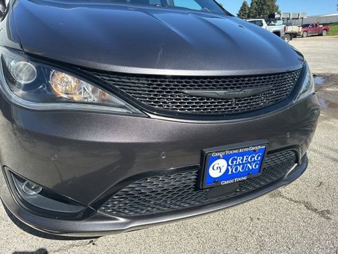 Used 2020 Chrysler Pacifica Touring-L w/ Advanced Safetytec Group AWD/4WD image 10