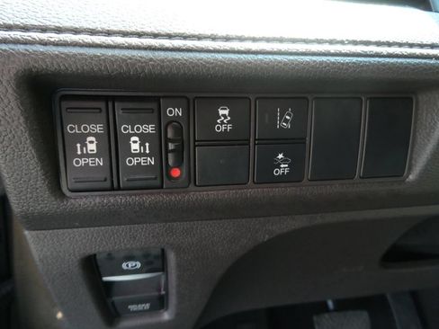 Used 2019 Honda Odyssey EX image 27