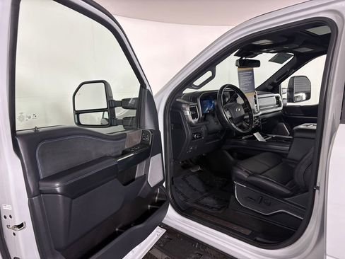 Certified 2025 Ford F350 Platinum w/ Tremor Off-Road Package AWD/4WD image 11