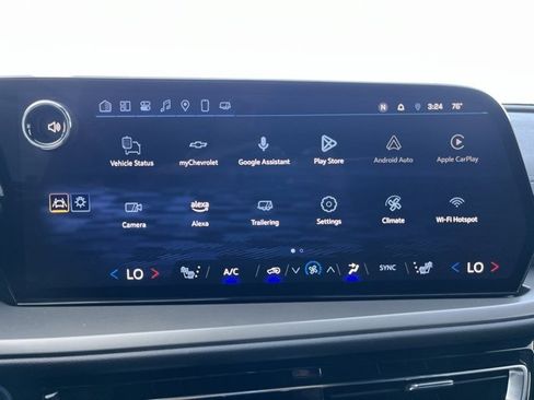 Used 2025 Chevrolet Traverse LT w/ Driver Confidence Package image 10