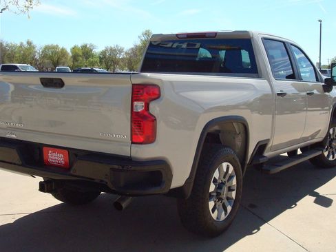 New 2026 Chevrolet Silverado 2500 Custom w/ Custom Value Package AWD/4WD image 4