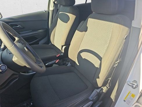 Used 2022 Chevrolet Trax LS w/ Tint and Cruise Package image 14