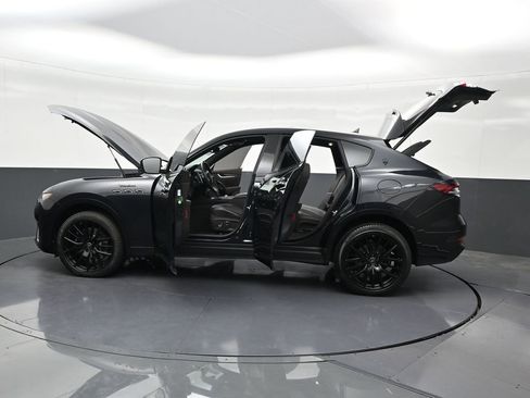 Used 2022 Maserati Levante Modena AWD/4WD image 36