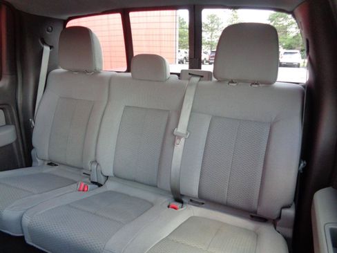 Used 2014 Ford F150 XLT w/ Equipment Group 302A Luxury AWD/4WD image 8