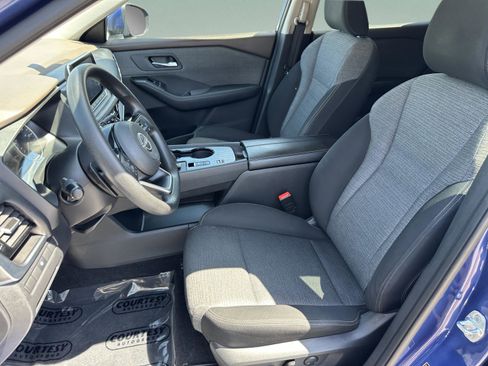 Certified 2022 Nissan Rogue SV FWD image 20