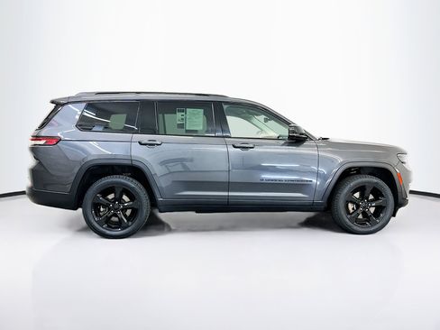 Used 2023 Jeep Grand Cherokee L Limited w/ Luxury Tech Group II image 10