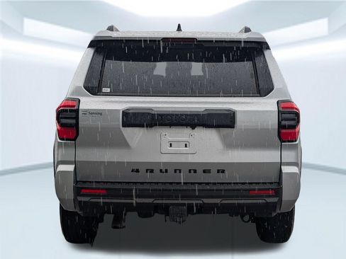Used 2026 Toyota 4Runner SR5 AWD/4WD image 5