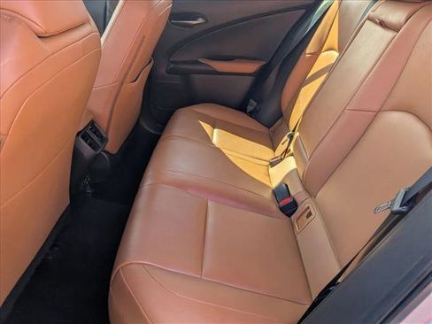 Used 2019 Lexus UX 200 w/ Premium Package image 18