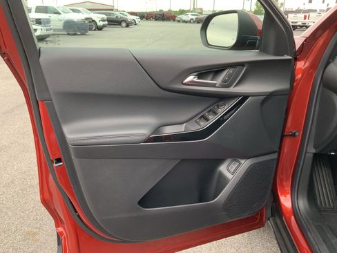 New 2026 Chevrolet Equinox LT w/ Convenience Package II FWD image 22
