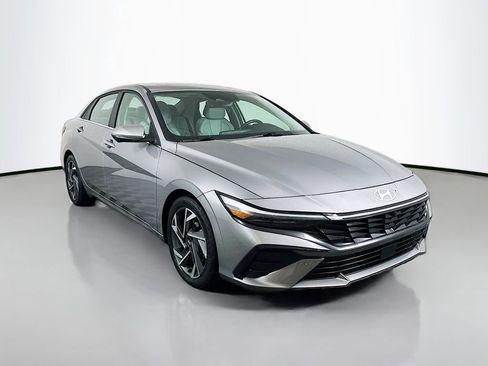 Certified 2024 Hyundai Elantra Limited image 3