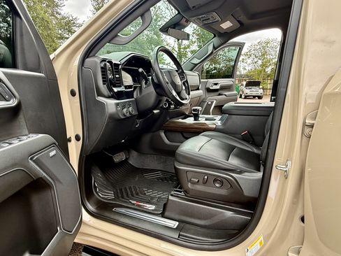 Used 2022 Chevrolet Silverado 1500 LT Trail Boss w/ LT Trail Boss Premium Package image 22