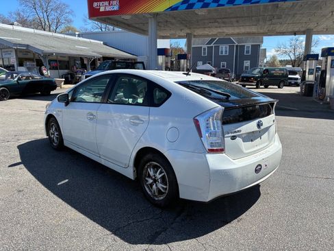 Used 2010 Toyota Prius Three image 6
