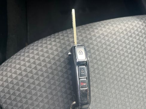 Used 2025 Kia Soul LX w/ LX Technology Package image 18