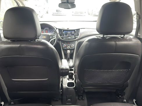 Used 2019 Chevrolet Trax LT w/ LT Convenience Package AWD/4WD image 39