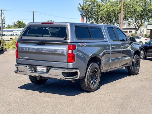 Used 2020 Chevrolet Silverado 1500 LT AWD/4WD image 4