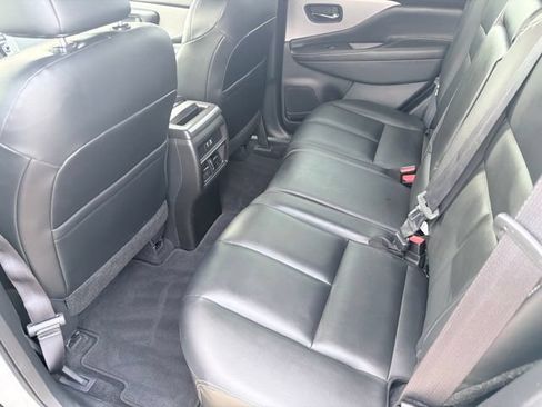 Used 2022 Nissan Murano SV FWD image 10