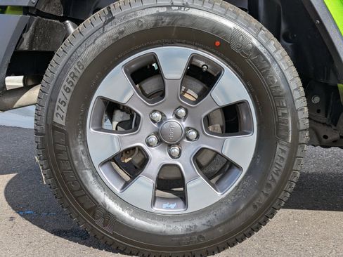 Used 2019 Jeep Wrangler Unlimited Sahara w/ Dual Top Group AWD/4WD image 44