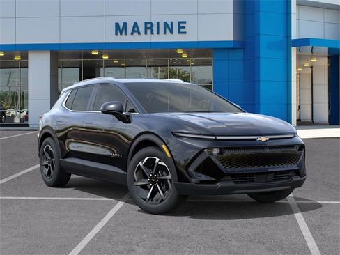 New 2026 Chevrolet Equinox EV LT image 7