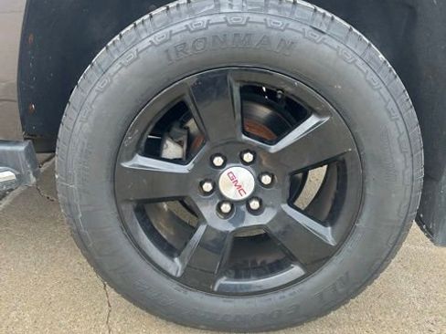 Used 2018 GMC Yukon SLE image 5