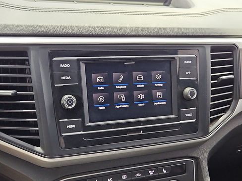 Used 2023 Volkswagen Atlas SE AWD/4WD image 19