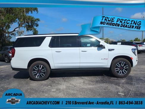 Used 2024 GMC Yukon XL AT4 w/ Max Trailering Package AWD/4WD image 3