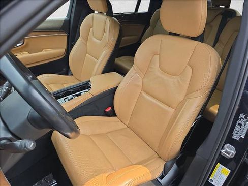 Used 2017 Volvo XC90 T8 Inscription w/ Vision Package AWD/4WD image 13