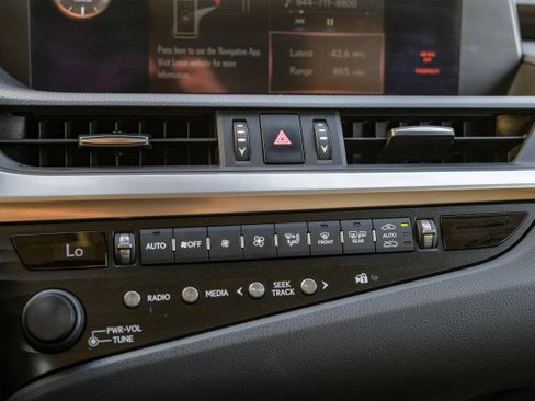 Used 2020 Lexus ES 300h 300h image 25