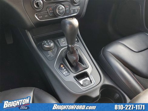 Used 2019 Jeep Cherokee Trailhawk w/ Comfort/Convenience Group image 28