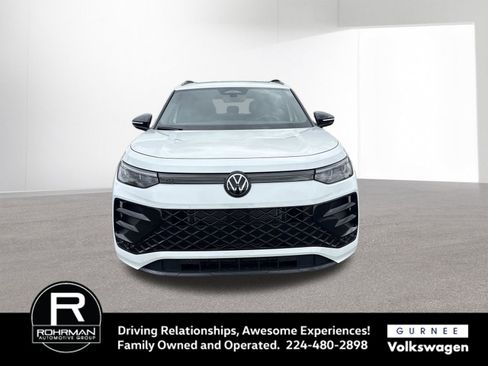 New 2026 Volkswagen Tiguan SE R-Line AWD/4WD image 3