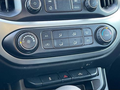 Used 2022 Chevrolet Colorado LT image 15