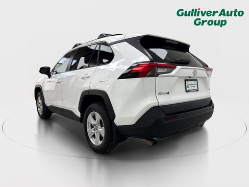 Used 2021 Toyota RAV4 XLE FWD image 5