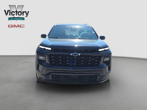 Used 2024 Chevrolet Traverse RS w/ LPO, Floor Liner Package FWD image 2