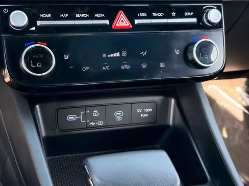 Used 2025 Hyundai Santa Cruz SEL FWD image 24