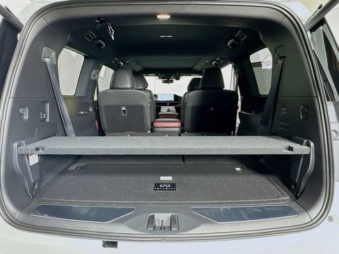 New 2026 INFINITI QX80 Autograph w/ Premium Cargo Package image 33