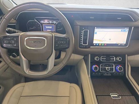 Used 2021 GMC Yukon XL Denali w/ Denali Premium Package image 20