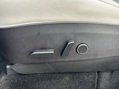 Used 2022 Tesla Model Y Long Range image 16