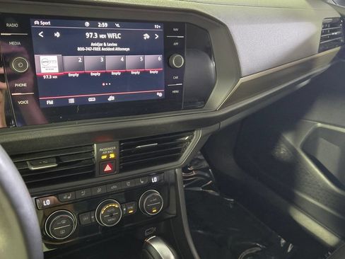 Used 2020 Volkswagen Jetta SEL Premium FWD image 19
