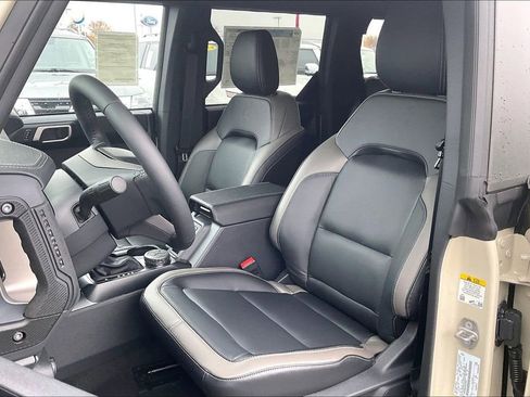 New 2025 Ford Bronco Outer Banks image 9