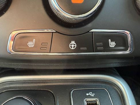Used 2018 Jeep Compass Latitude w/ Cold Weather Group AWD/4WD image 19