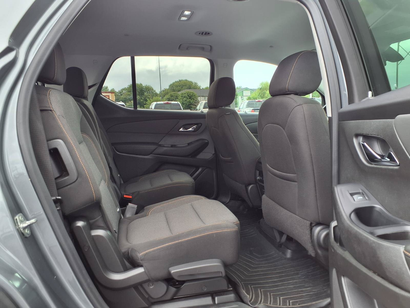 Used 2020 Chevrolet Traverse LT FWD image 27