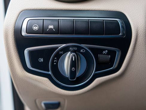 Used 2017 Mercedes-Benz GLC 300 4MATIC image 19