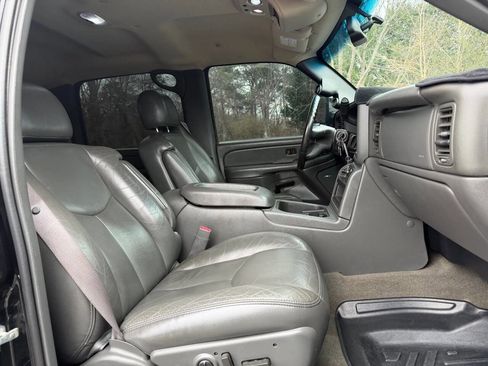 Used 2007 GMC Sierra 2500 SLT w/ Heavy-Duty Power Package image 23