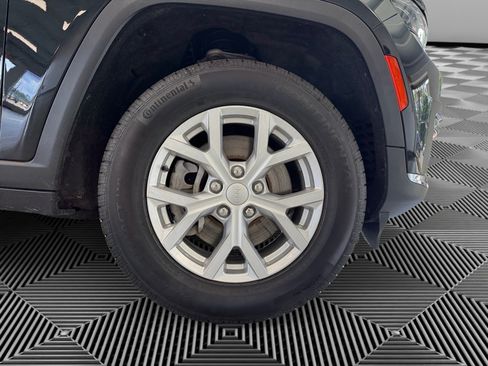 Used 2023 Jeep Grand Cherokee L Limited AWD/4WD image 10