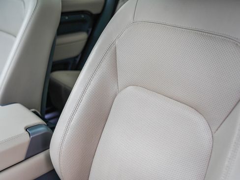 Used 2024 Land Rover Defender 110 S image 27