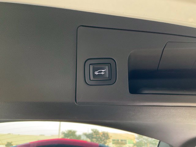 Used 2017 Cadillac XT5 Premium Luxury w/ Driver Assist Package AWD/4WD image 20