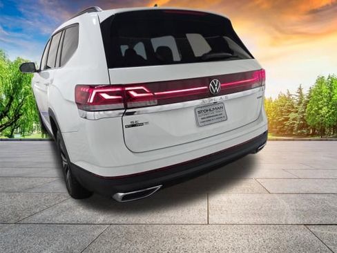Used 2025 Volkswagen Atlas SE image 6