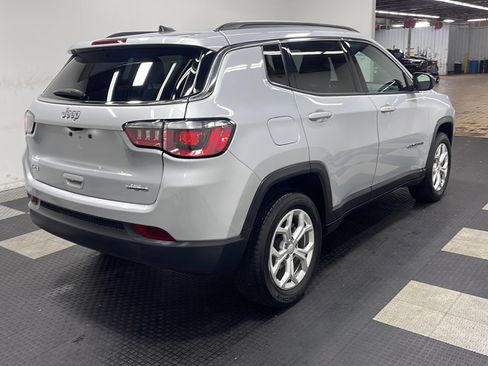 Used 2024 Jeep Compass Latitude AWD/4WD image 19
