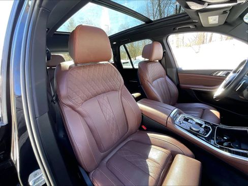 Used 2025 BMW X5 xDrive50e image 17