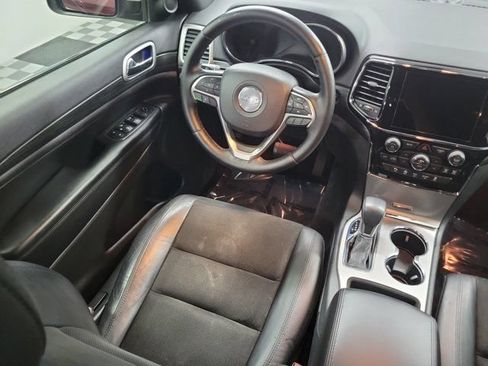 Used 2019 Jeep Grand Cherokee Altitude RWD image 15